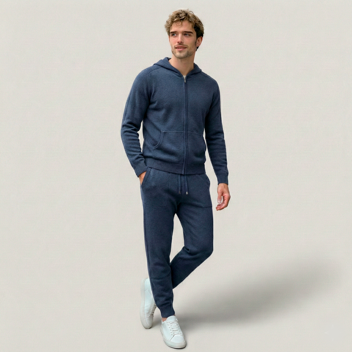 Norden Signature Cashmere Tracksuit in blue